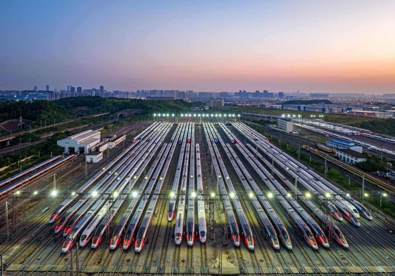 心向暖陽，步履生花